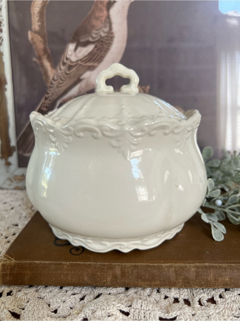 Vintage Creamy Neutral Ceramic Lidded Bowl
